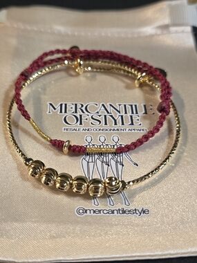 Mercantile of Style Gold Bangle & Feng Shui Red String Protection Bracelet Set